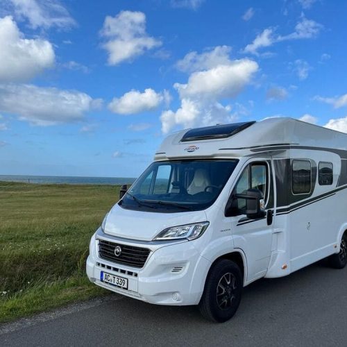 Camper Carado
